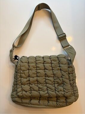 C&C California Army Green Puffer Bag